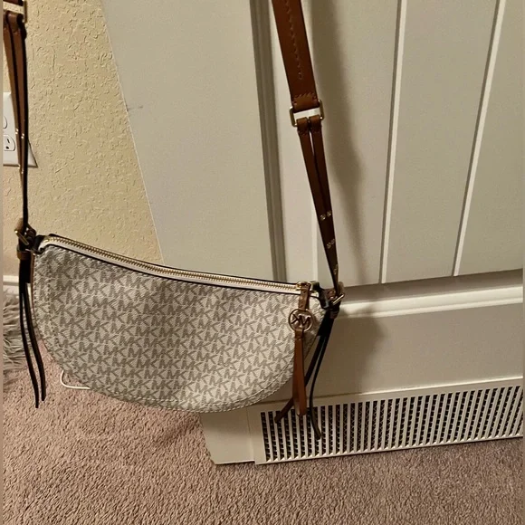 Michael kors bag - Picture 3 of 3